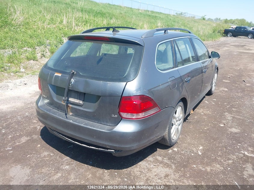 2010 Volkswagen Golf 2.5L Comfortline/2.5L Trendline VIN: 3VWKX7AJ3AM689354 Lot: 12621324