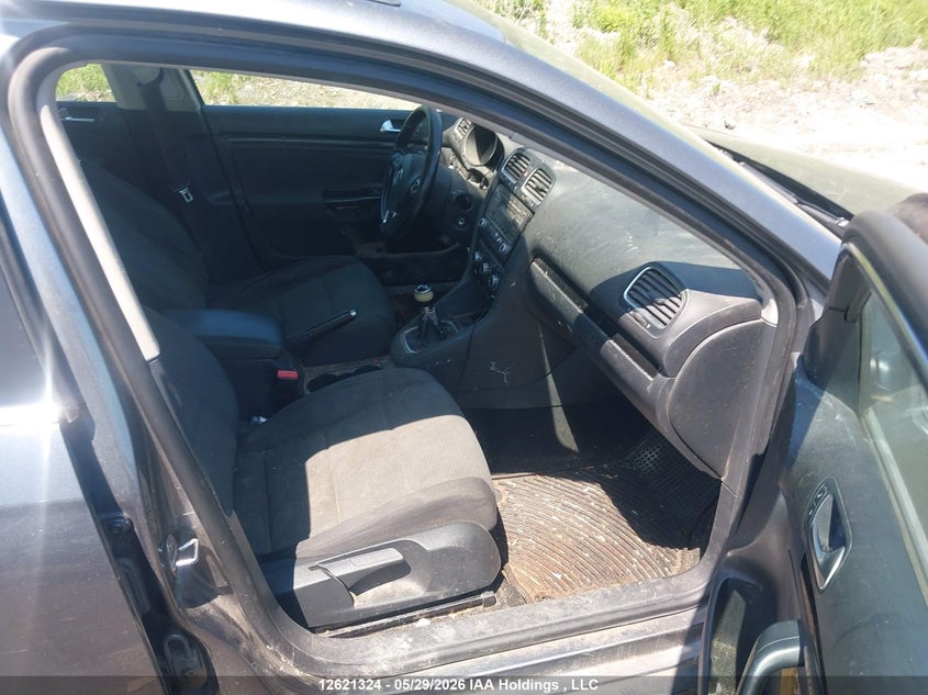 2010 Volkswagen Golf 2.5L Comfortline/2.5L Trendline VIN: 3VWKX7AJ3AM689354 Lot: 12621324