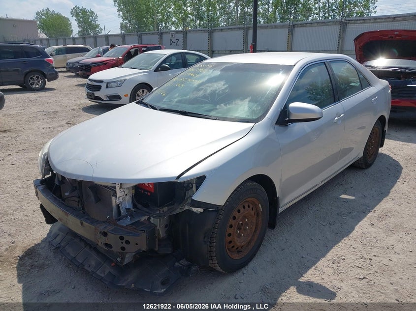 Vin: 4t1bf1fk5eu857559, lot: 3021279, toyota camry le 20142