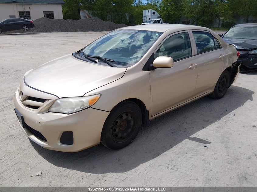 Vin: 2t1bu4ee9dc023961, lot: 3021302, toyota corolla s/le 20132