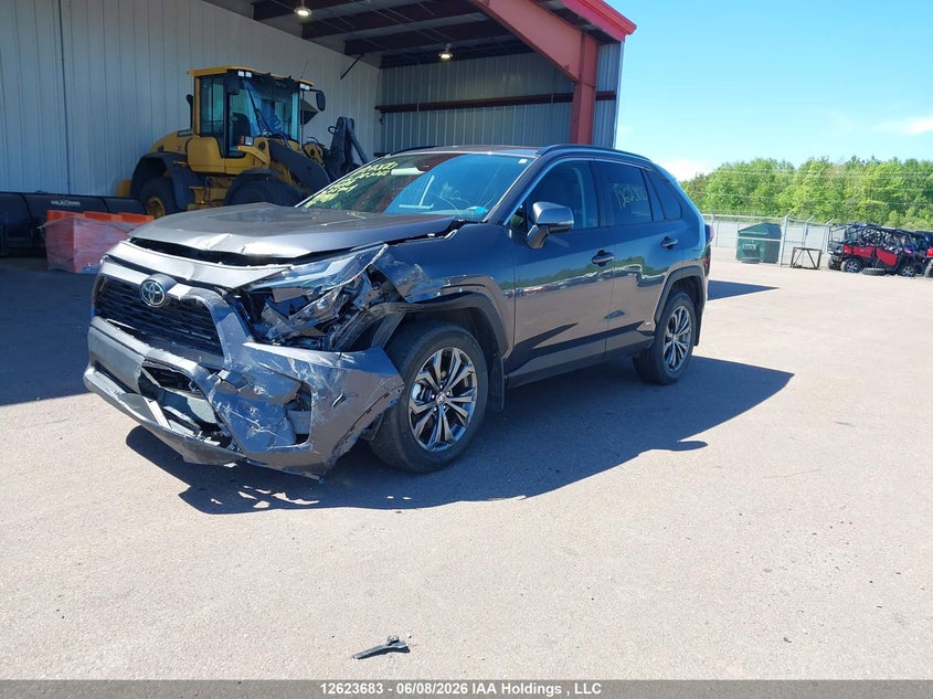 2025 Toyota Rav4 Xle/Woodland Edition, Front, IAAI, VIN 2T3RWRFV1SW283262 — photo 2