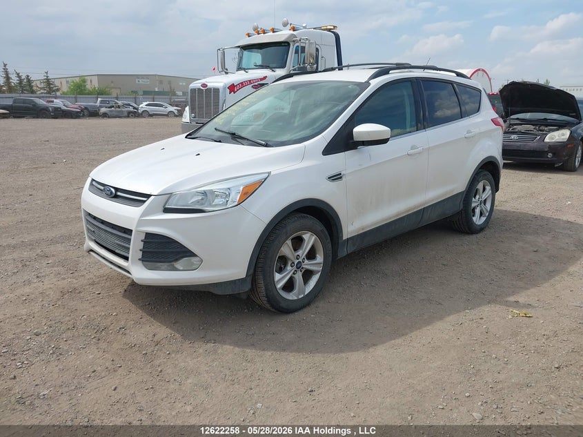 Vin: 1fmcu9g91fuc70605, lot: 3023618, ford escape se 20152