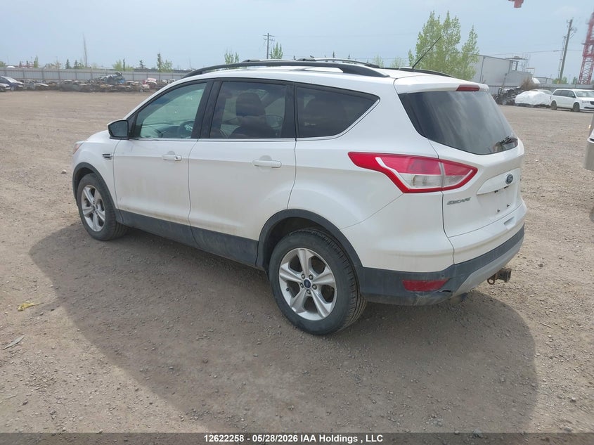 Vin: 1fmcu9g91fuc70605, lot: 3023618, ford escape se 20153