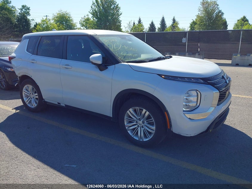 2022 Mitsubishi Outlander Es