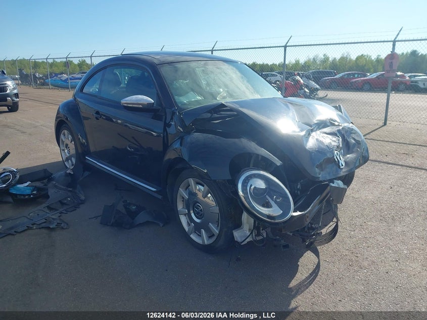 2013 Volkswagen Beetle 2.5L Comfortline/2.5L Fender Edition