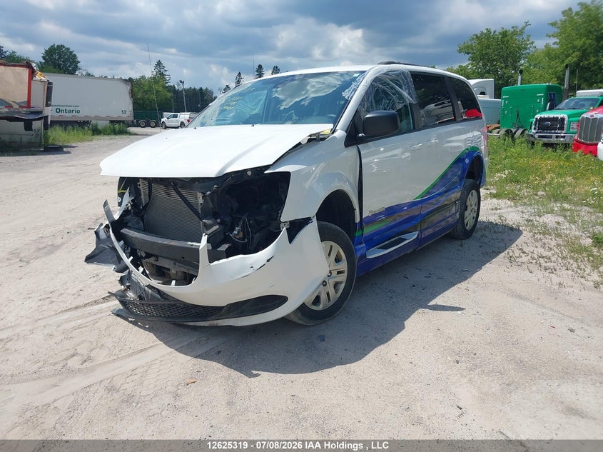 2020 Dodge Caravan, Front, IAAI, VIN 2C7WDGBG2LR198143 — photo 2