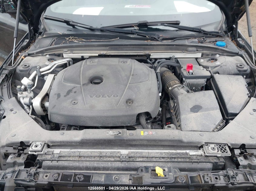 2022 Volvo V60 T6 R-Design VIN: YV1A22SM7N1478809 Lot: 12588501X