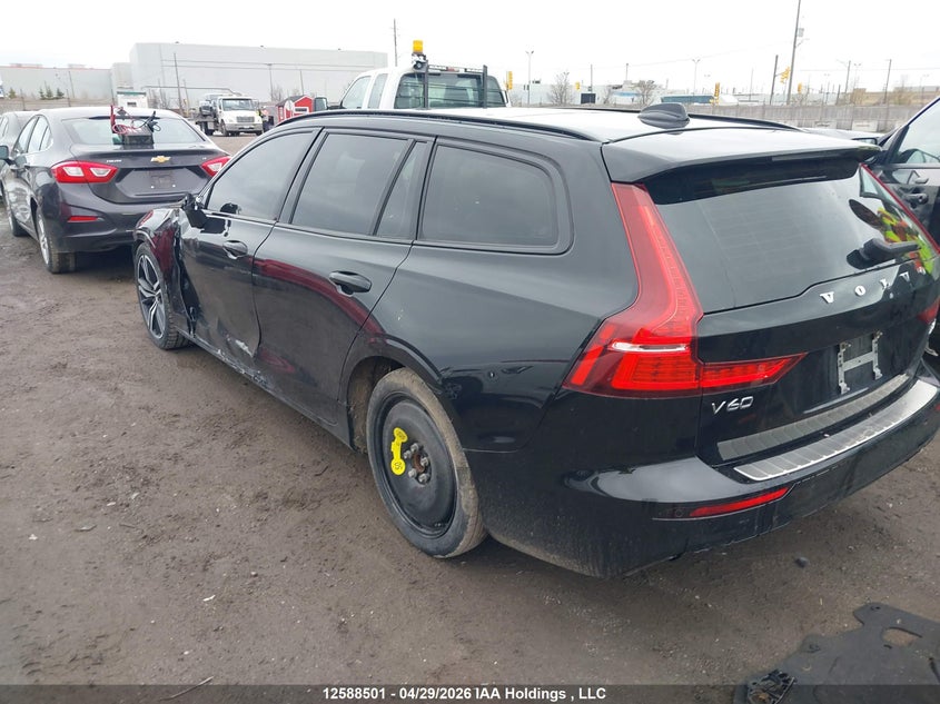 2022 Volvo V60 T6 R-Design VIN: YV1A22SM7N1478809 Lot: 12588501X