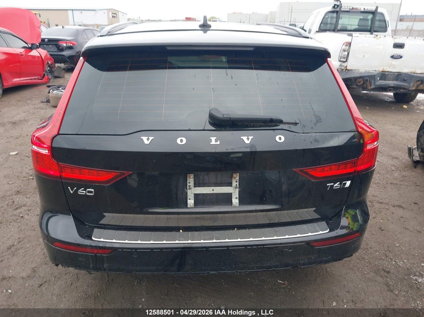 2022 Volvo V60 T6 R-Design VIN: YV1A22SM7N1478809 Lot: 12588501X