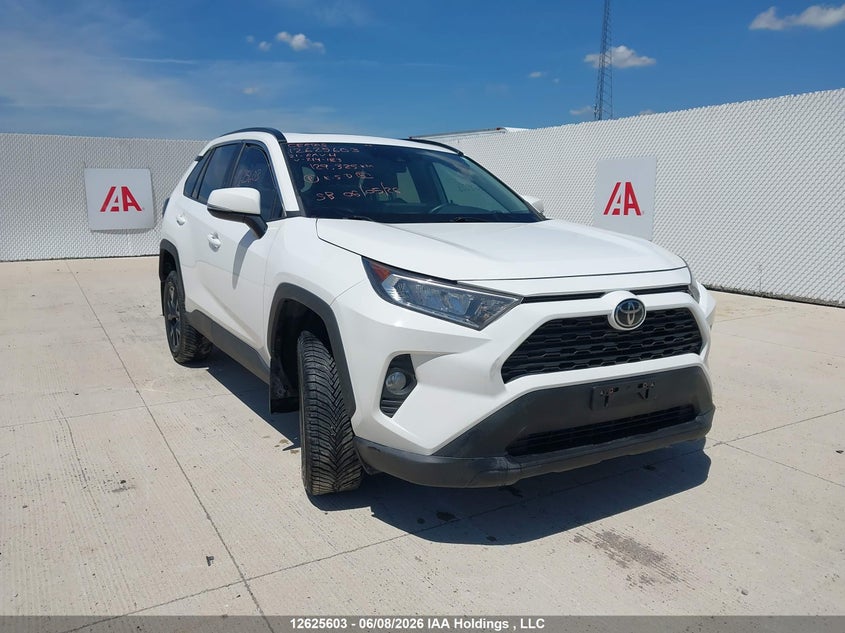 2021 TOYOTA RAV4 XLE