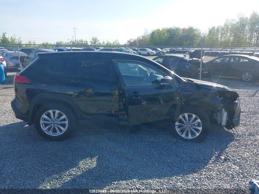 2025 Toyota Corolla Cross Le VIN: 7MUCAABG0SV123183 Lot: 12625845