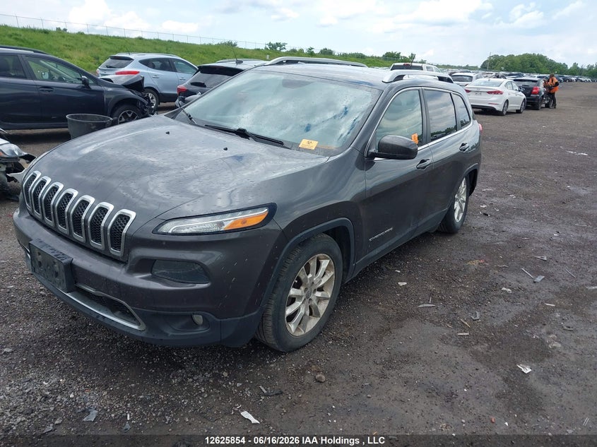 2015 Jeep Cherokee, Left Side, IAAI, VIN 1C4PJMDS5FW680143 — photo 2