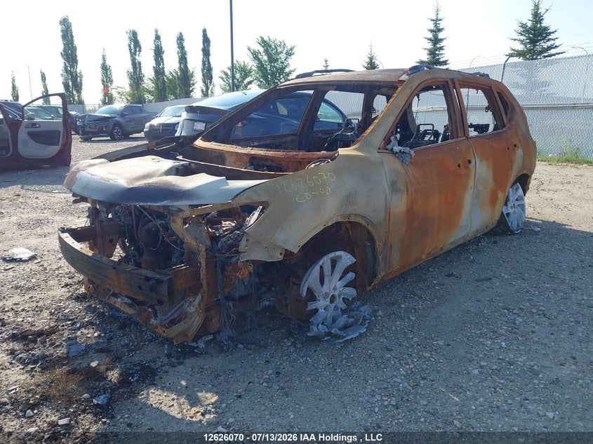 2014 Nissan Rogue, Повністю згоріле, IAAI, VIN 5N1AT2MV0EC838267 — фото 2