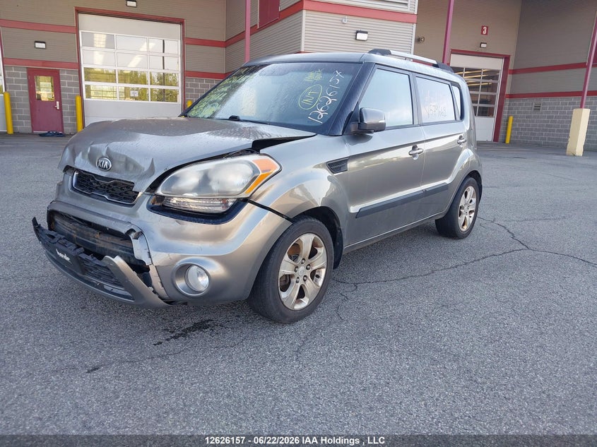 2013 Kia Soul, Front, IAAI, VIN KNDJT2A62D7579662 — photo 2