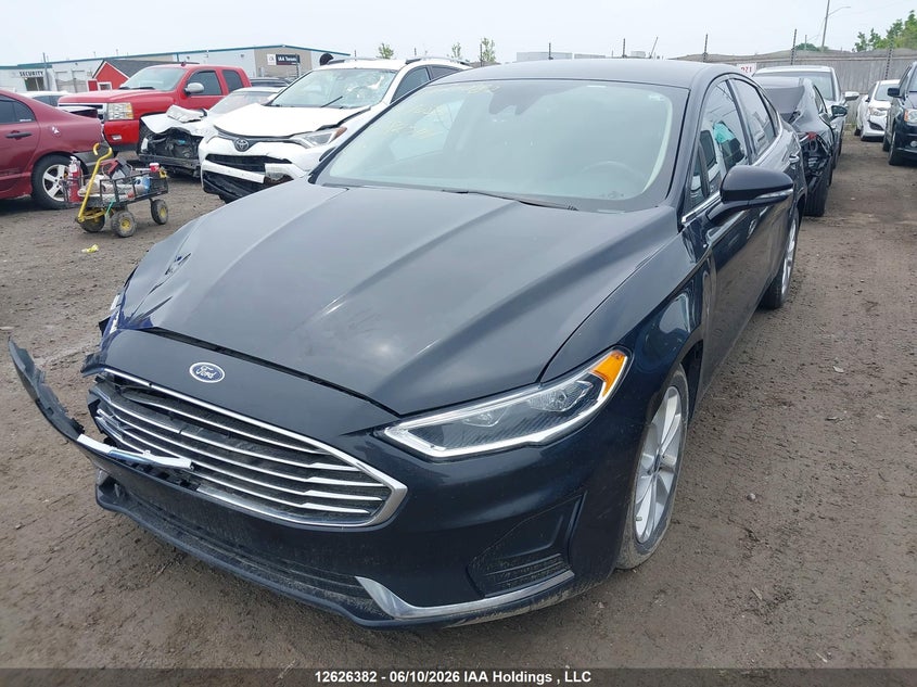 2020 Ford Fusion, Right Front, IAAI, VIN 3FA6P0PU0LR182744 — photo 2