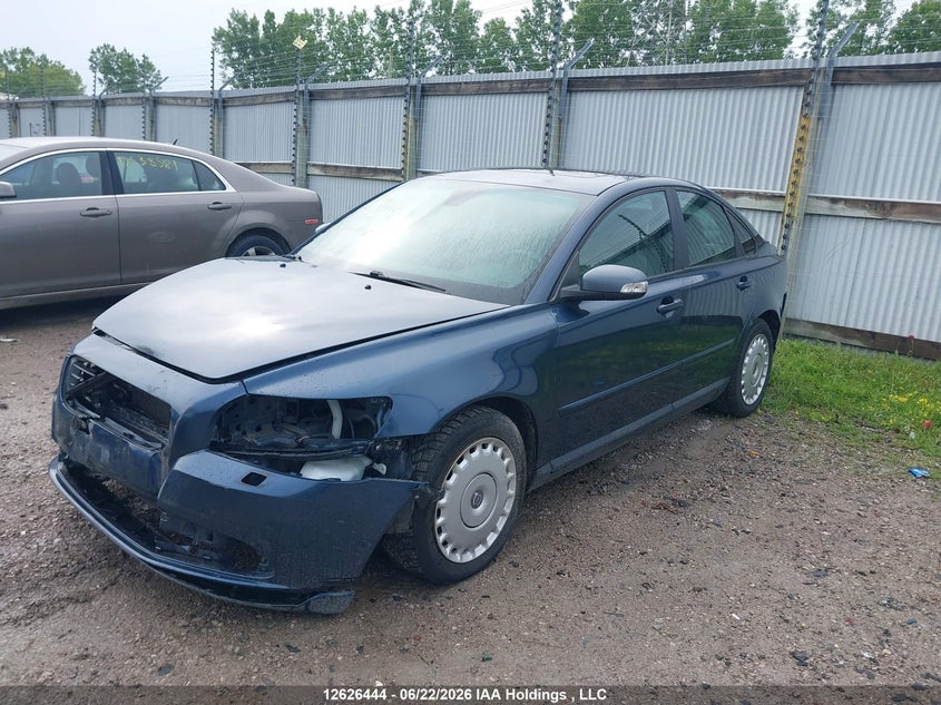 2010 Volvo S40, Front, IAAI, VIN YV1382MS0A2502648 — photo 2