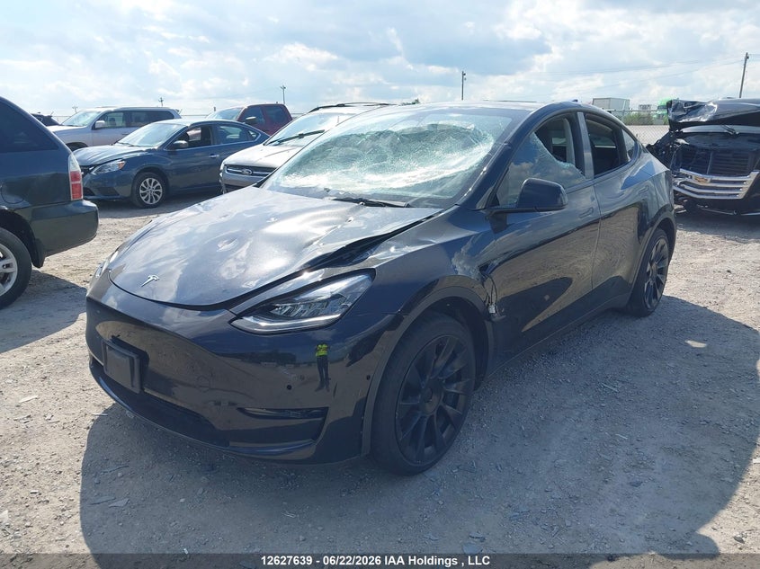 2022 Tesla Model Y, Вандализм, IAAI, VIN 7SAYGDEE7NF575203 — фото 2