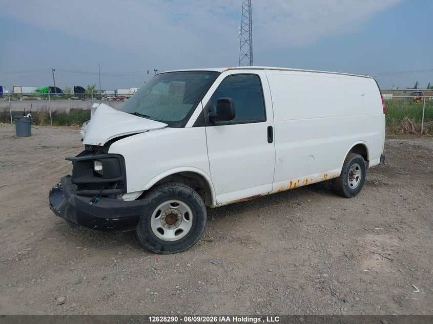 2009 Chevrolet Express, Front, IAAI, VIN 1GCGG25C291102643 — photo 2