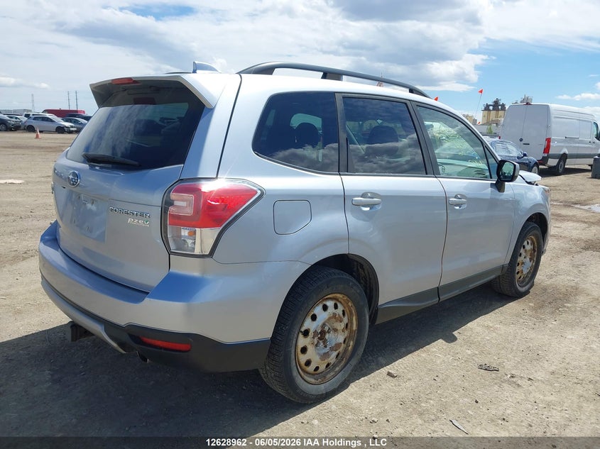 Vin: jf2sjejc9hh564384, lot: 3028974, subaru forester 2.5i limited 20174