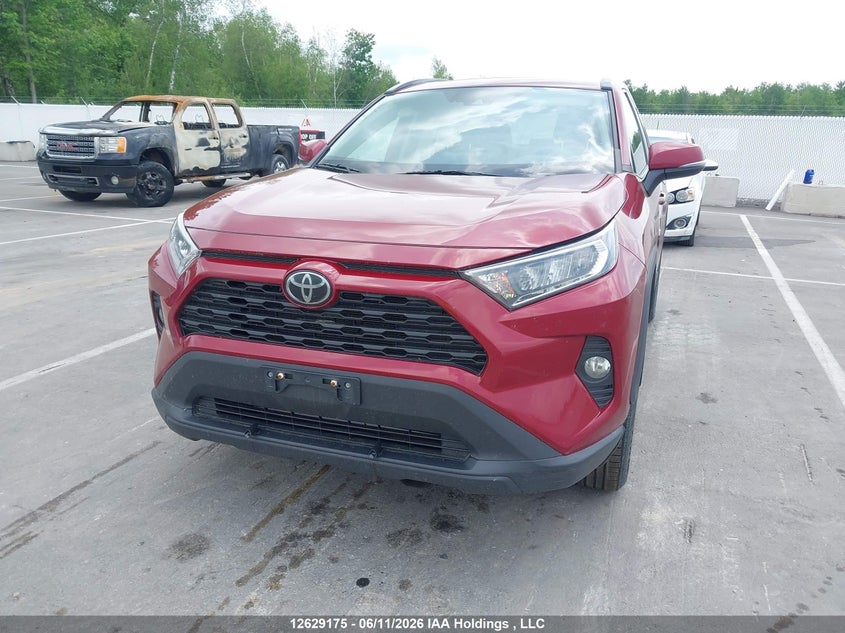 2021 Toyota RAV 4, Right Side, IAAI, VIN 2T3R1RFV9MC144418 — photo 2