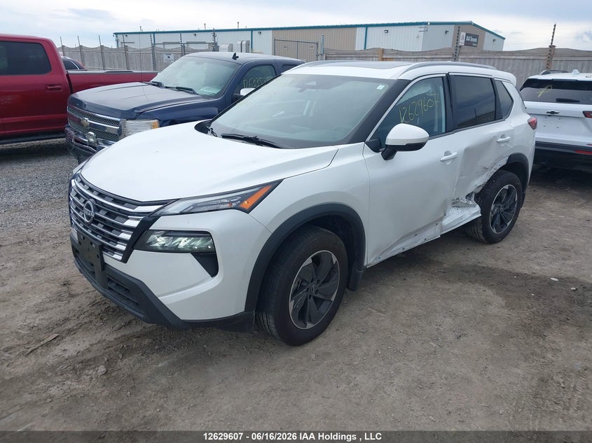 2025 Nissan Rogue, Left Side, IAAI, VIN JN8BT3BB0SW427134 — photo 2