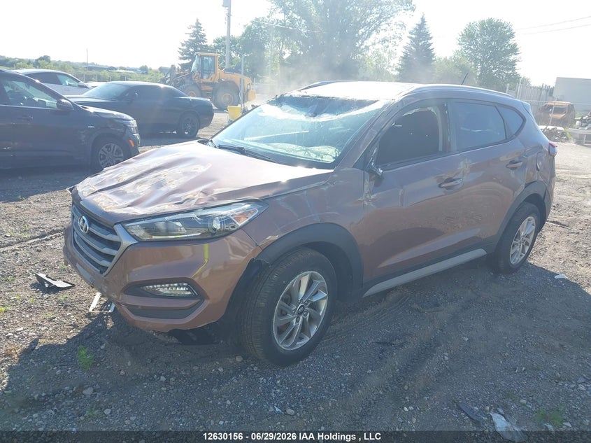 2017 Hyundai Tucson, Переворот, IAAI, VIN KM8J33A46HU582054 — фото 2