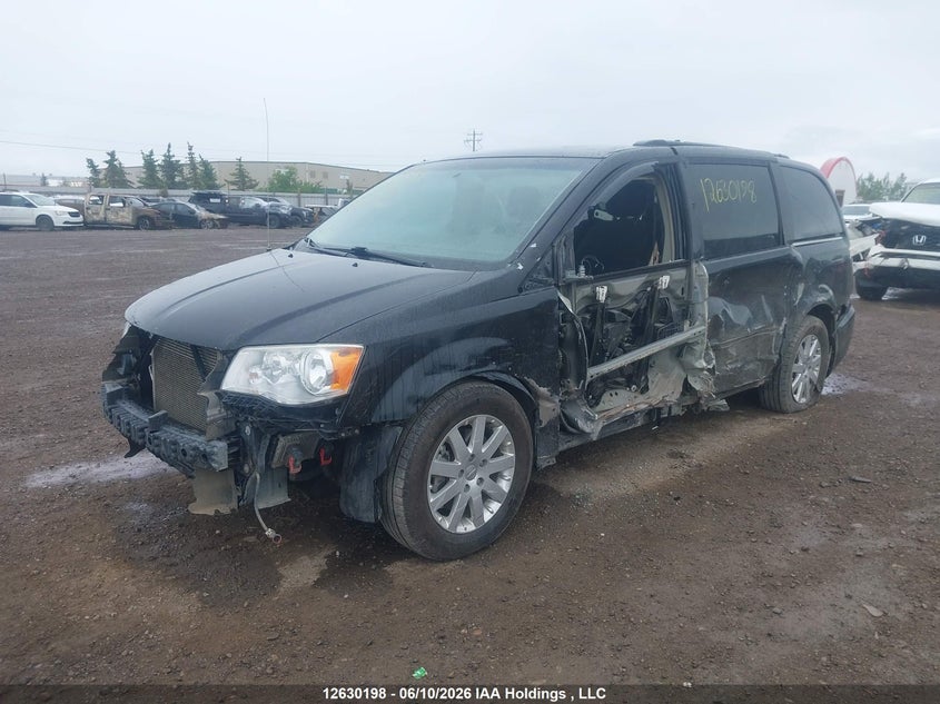2013 Chrysler Town & Country Touring, Front, IAAI, VIN 2C4RC1BG8DR758890 — photo 2