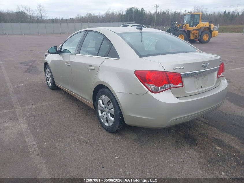 Vin: 1g1pc5sb7e7360794, lot: 3030631, chevrolet cruze 1lt 20143