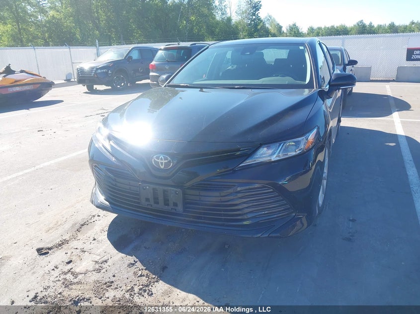 Vin: 4t1b11hk2ku747401, lot: 3031569, toyota camry le 20192