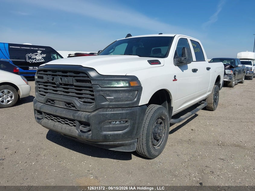 2025 RAM 2500, Vandalized, IAAI, VIN 3C63R5CL9SG561230 — photo 2