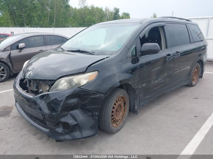 2011 Toyota Sienna, Front, IAAI, VIN 5TDXK3DC4BS168075 — photo 2