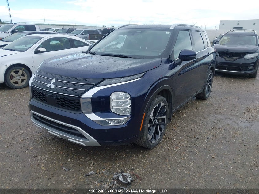 2022 Mitsubishi Outlander, Right Side, IAAI, VIN JA4J4VA85NZ618034 — photo 2