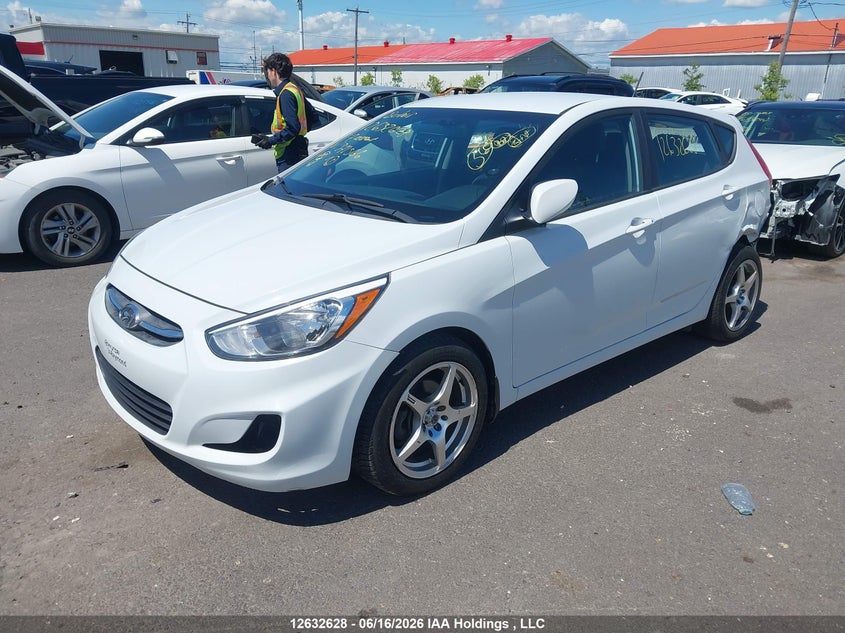 2017 Hyundai Accent, Удар ззаду, IAAI, VIN KMHCT5AE1HU371566 — фото 2