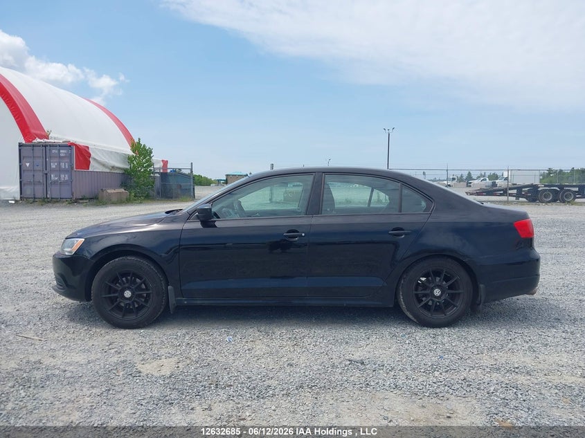 2013 Volkswagen Jetta 2.0L Trendline/2.0L Trendline+ VIN: 3VW1K7AJ2DM446990 Lot: 12632685