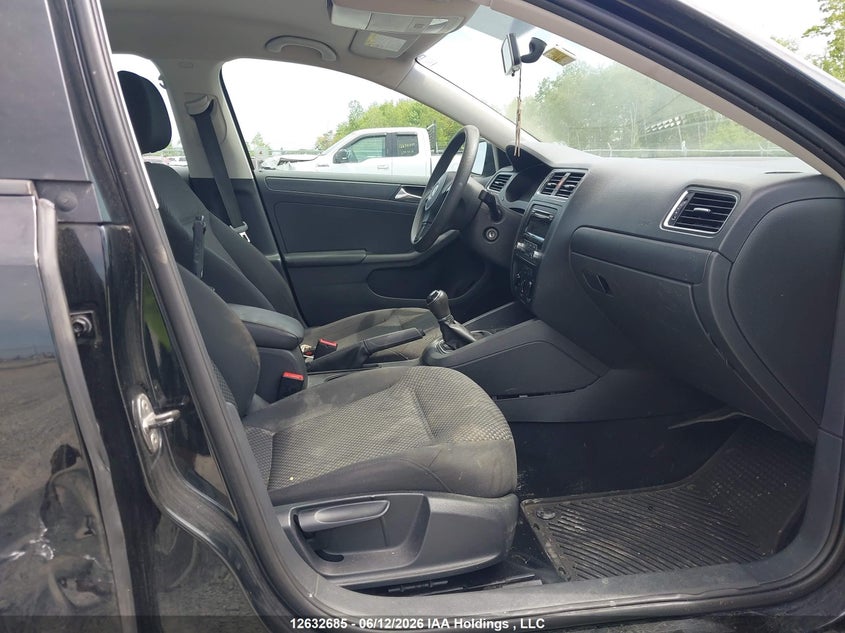 2013 Volkswagen Jetta 2.0L Trendline/2.0L Trendline+ VIN: 3VW1K7AJ2DM446990 Lot: 12632685