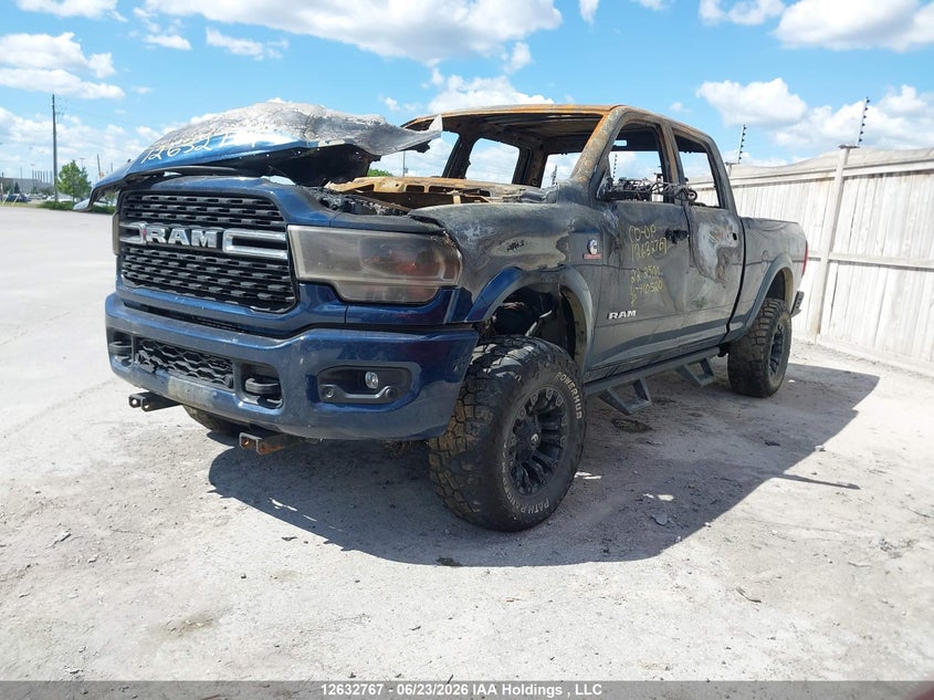 2022 RAM 2500, Total Burn, IAAI, VIN 3C6UR5DLXNG410520 — photo 2