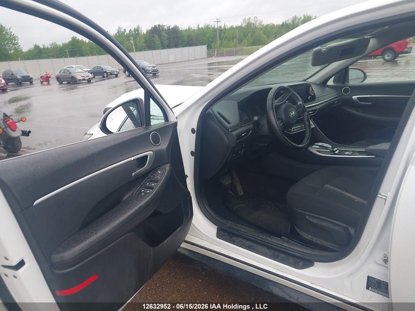 2022 Hyundai Sonata Preferred VIN: KMHL24JA2NA220131 Lot: 12632952