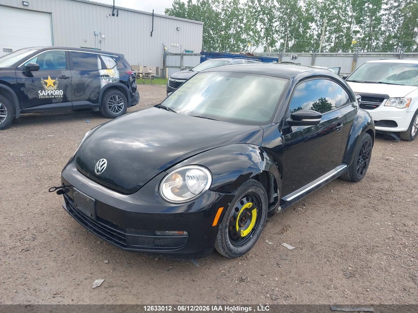 2014 Volkswagen Beetle, Left Side, IAAI, VIN 3VWRL7AT7EM629787 — photo 2