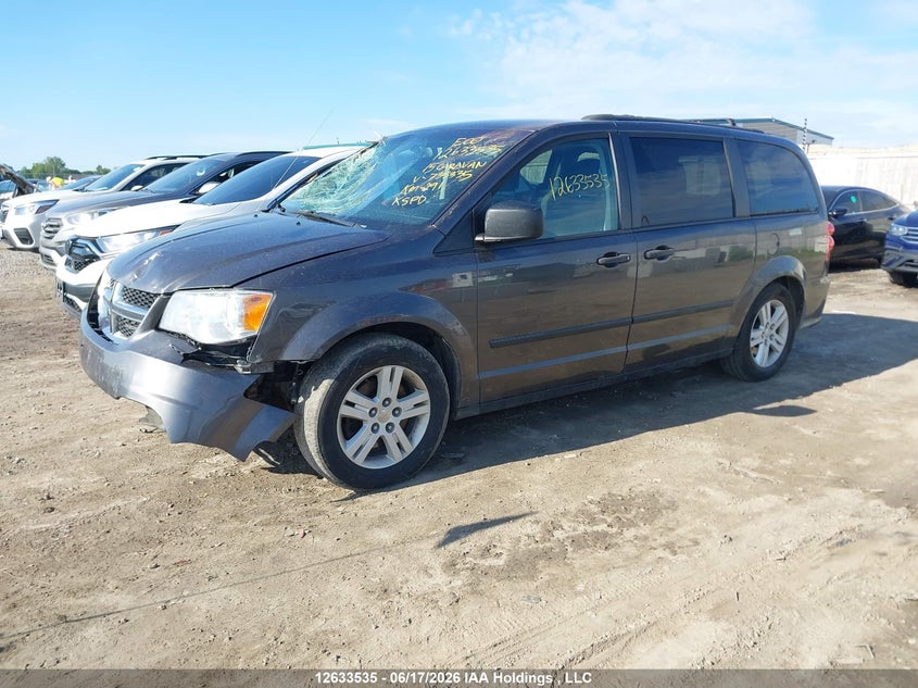 2015 Dodge Caravan, Front, IAAI, VIN 2C4RDGBG4FR735335 — photo 2