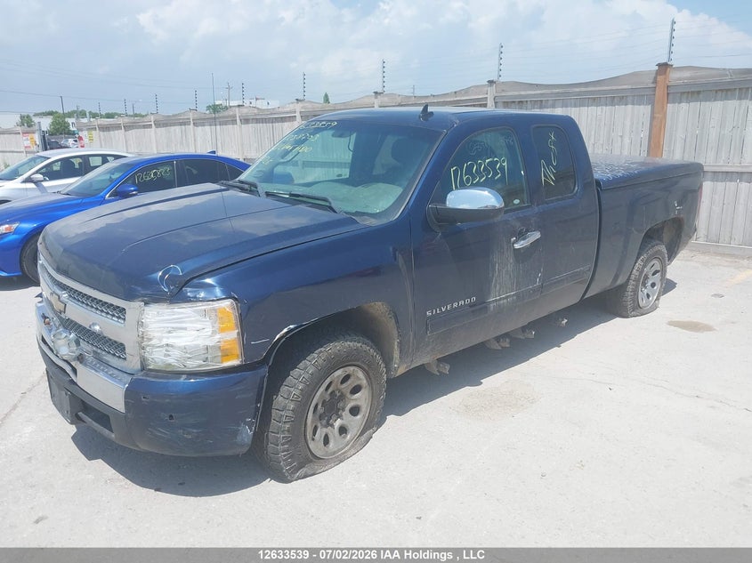 2011 Chevrolet Silverado, Викрадення, IAAI, VIN 1GCRCREA1BZ238703 — фото 2