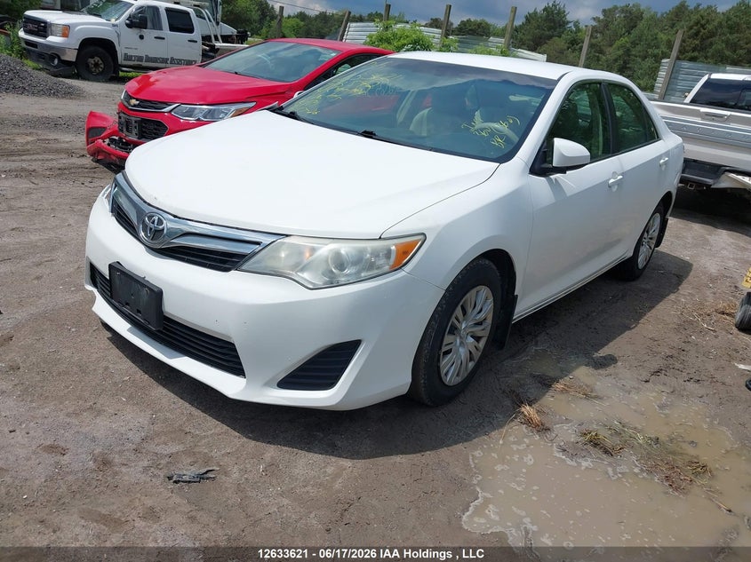 2014 Toyota Camry, Front, IAAI, VIN 4T1BF1FK6EU773542 — photo 2