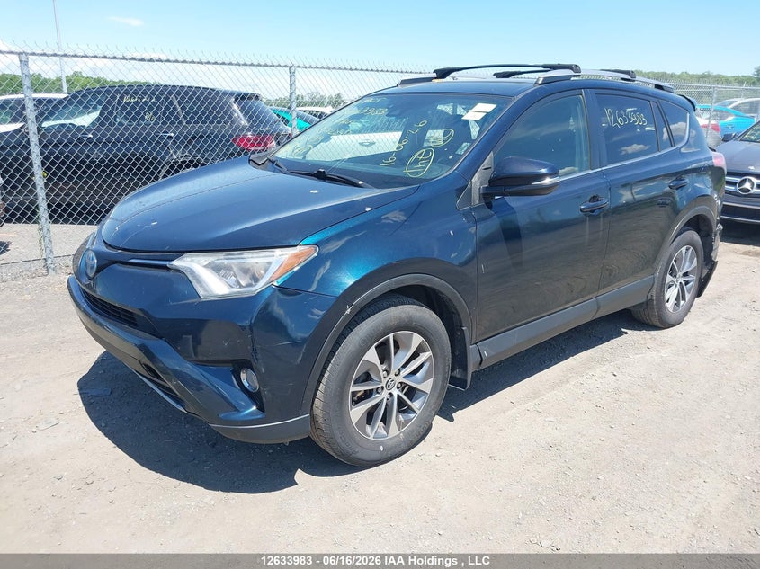 Vin: jtmrjrev4hd072840, lot: 3034382, toyota rav4 20172