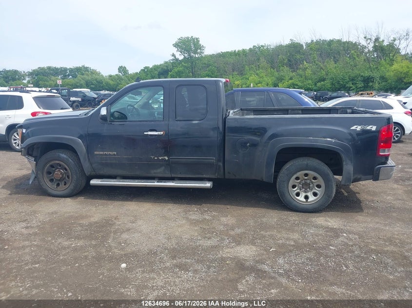 2013 GMC SIERRA PICKUP 4.8L V-8 VVT, 302HP