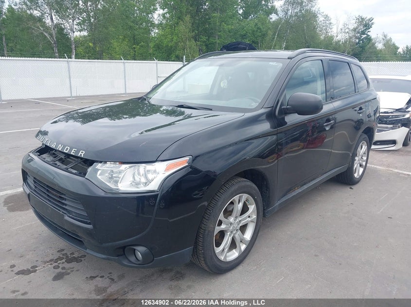 2014 Mitsubishi Outlander, Front, IAAI, VIN JA4AZ2A35EZ603621 — photo 2
