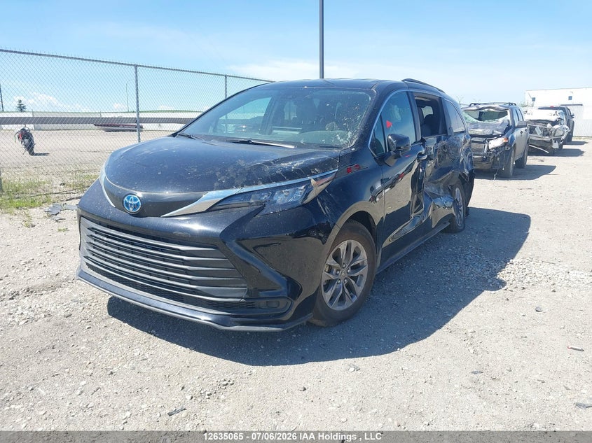 2025 Toyota Sienna Le/Xse/Limited/Platinum, Левый бок, IAAI, VIN 5TDGSKFC9SS219612 — фото 2