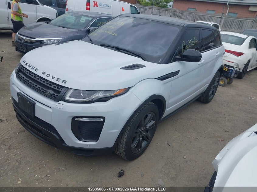 2018 Land Rover Range Rover Evoque, Лобовое стекло, IAAI, VIN SALVC2RX4JH299593 — фото 2