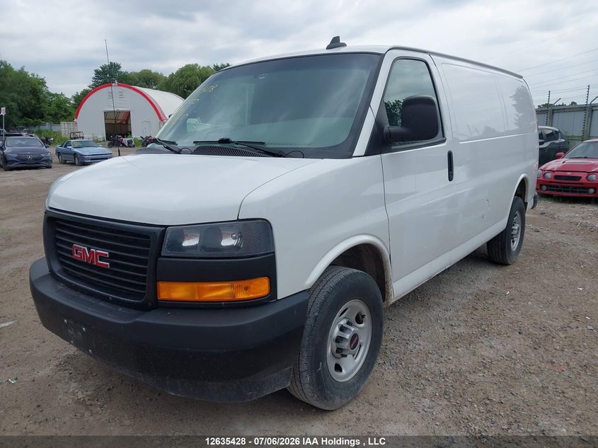 2021 GMC Sierra, Vandalized, IAAI, VIN 1GTW7AF10M1268610 — photo 2
