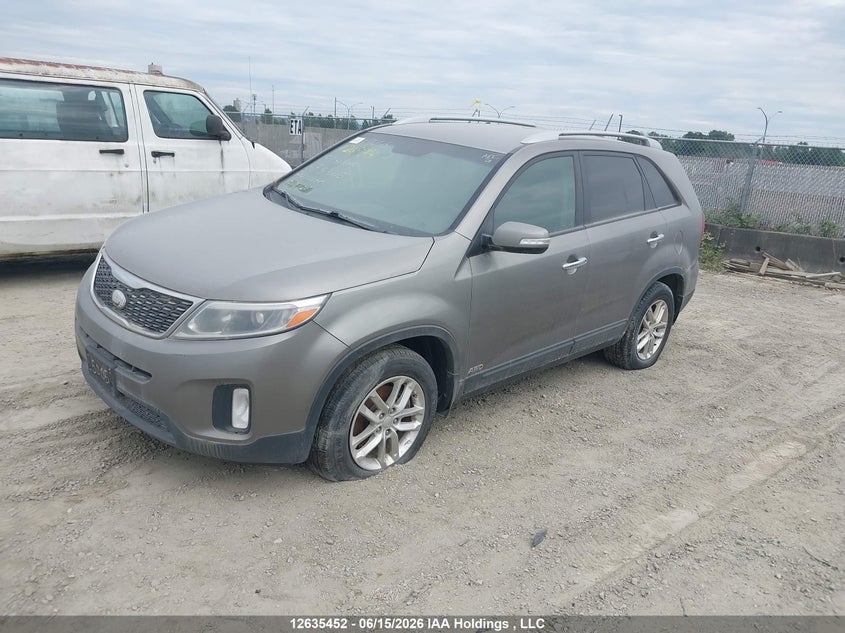 2015 Kia Sorento, Front, IAAI, VIN 5XYKTDA73FG553215 — photo 2