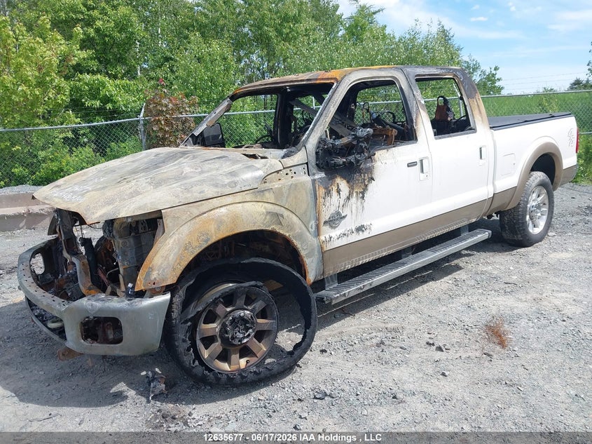 2011 Ford F250, Engine Fire, IAAI, VIN 1FT7W2BT5BEB11410 — photo 2