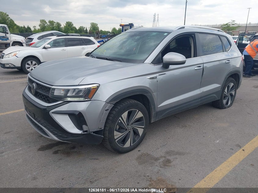 2024 Volkswagen Taos Se, Front, IAAI, VIN 3VVUX7B28RM086853 — photo 2
